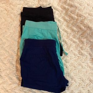 Ana stretch waist shorts size 6